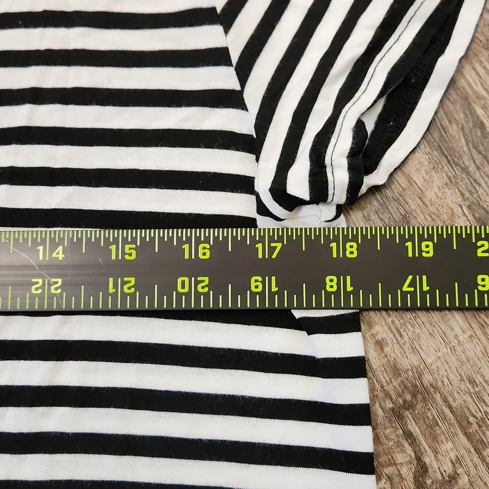 Betsey Johnson Black and White Striped Tee t-shirt "Love is all we need" XL - Picture 4 of 7